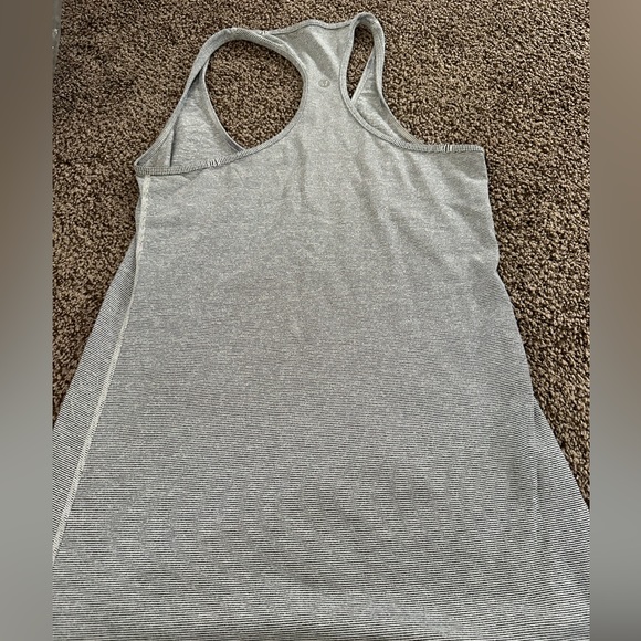 Lululemon Size 6 Cool Racerback - Picture 2 of 2